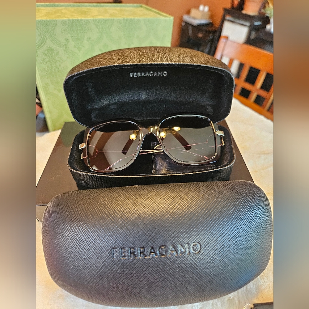 Salvatore Ferragamo Gancio 55mm Square Sunglasses